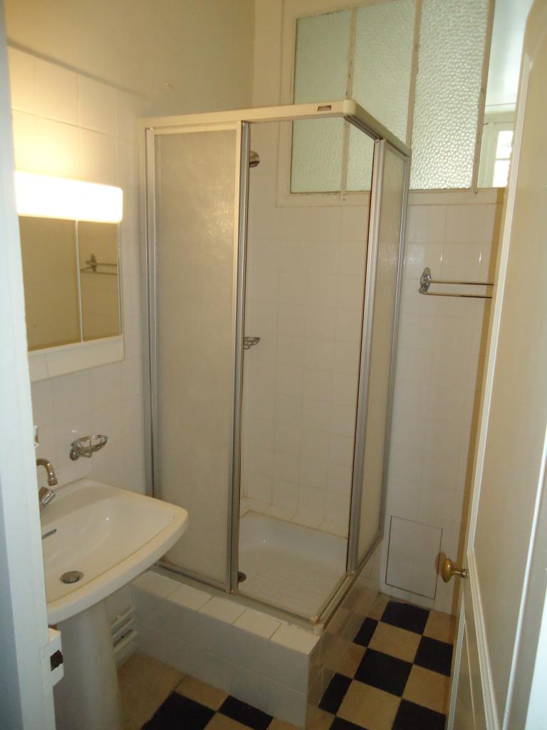 Salle de bain commune